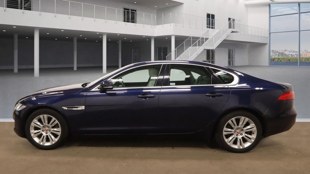 Used Jaguar XF 2017 for sale - 77967367: Photo 12