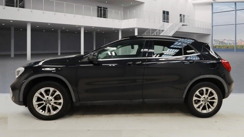 Used Mercedes-Benz GLA 2018 for sale - 77976499: Photo 12