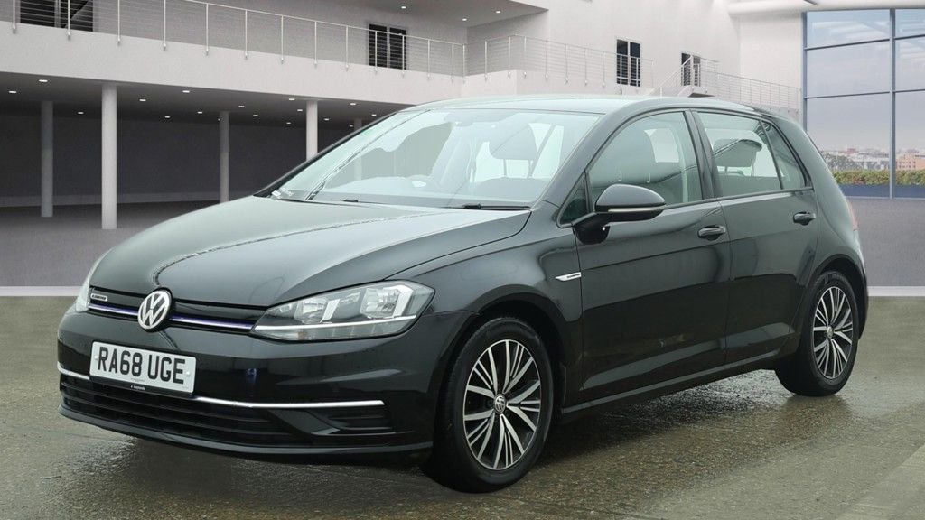 Used Volkswagen Golf 2019 for sale - 77911070: Photo 2