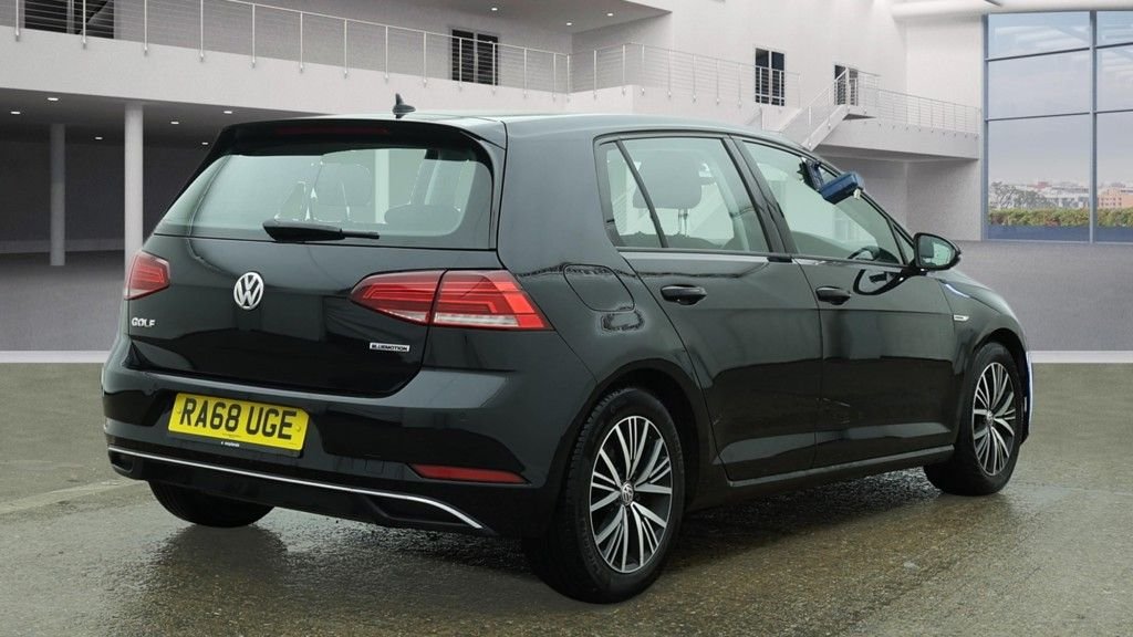 Used Volkswagen Golf 2019 for sale - 77911070: Photo 4