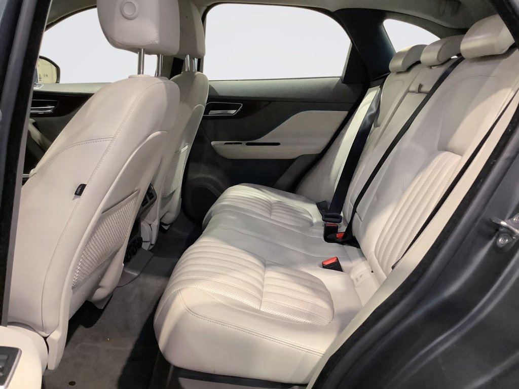 Used Jaguar F-Pace 2018 for sale - 78059566: Photo 14