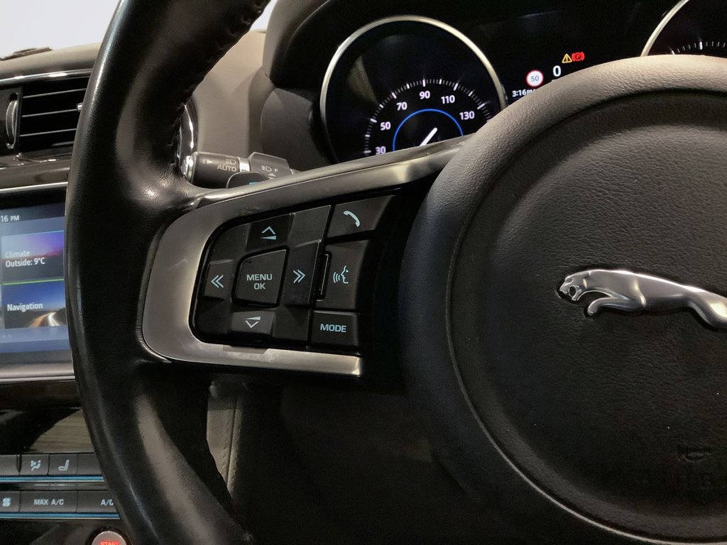 Used Jaguar F-Pace 2018 for sale - 78059566: Photo 18