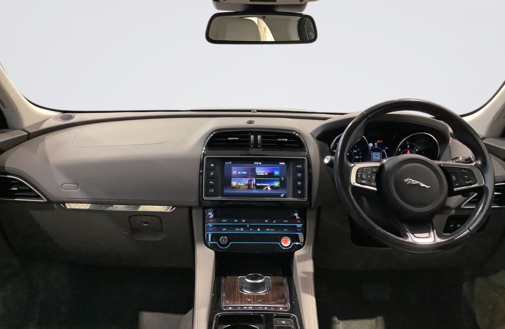 Used Jaguar F-Pace 2018 for sale - 78059566: Photo 3