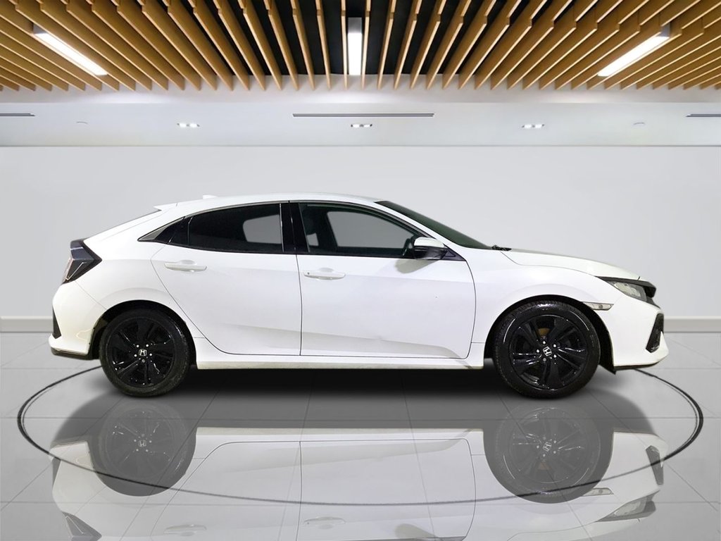 Used Honda Civic 2018 for sale - 76855076: Photo 9