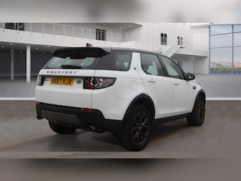 Used Land Rover Discovery Sport 2017 for sale - 76245240: Photo