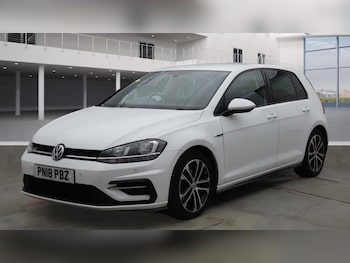 Used Volkswagen Golf 2018 for sale - 75937106: Photo