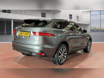 Used Jaguar F-Pace 2017 for sale - 76470403: Photo