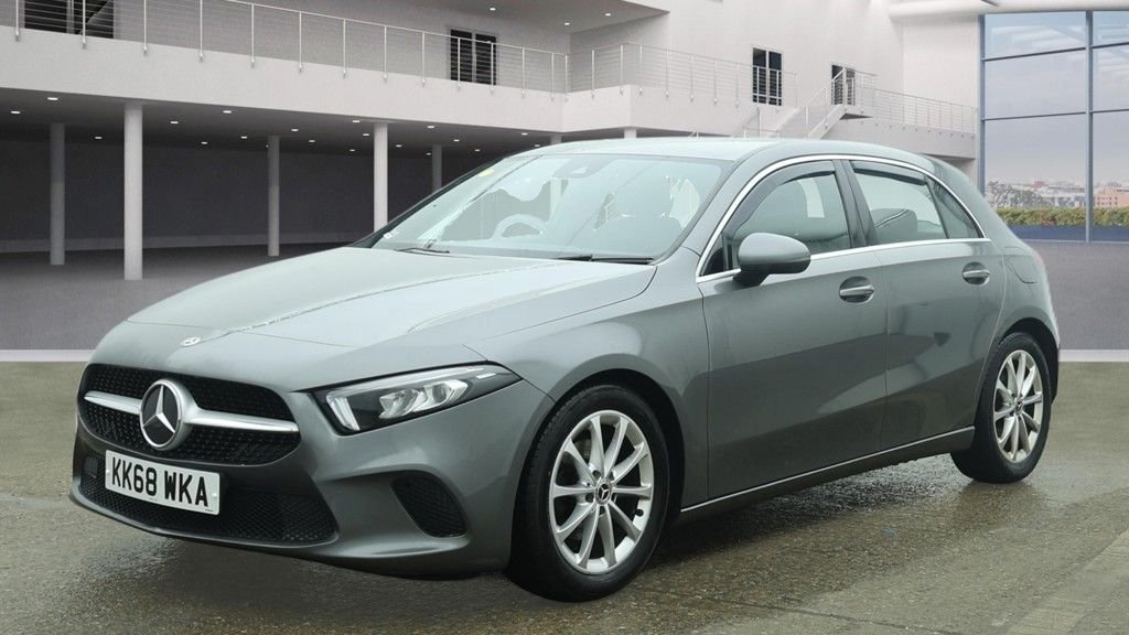 Used Mercedes-Benz A-Class 2019 for sale - 77952817: Photo 2