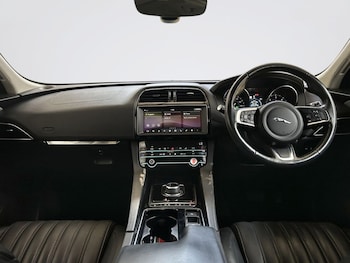 Used Jaguar F-Pace 2020 for sale - 79541475: Photo