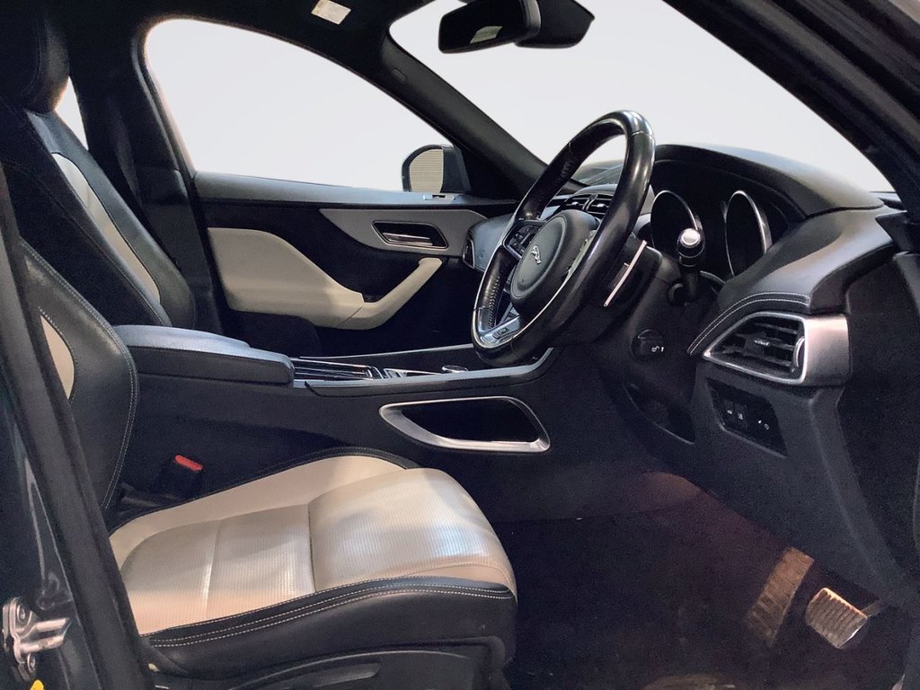 Used Jaguar F-Pace 2018 for sale - 77771045: Photo 12