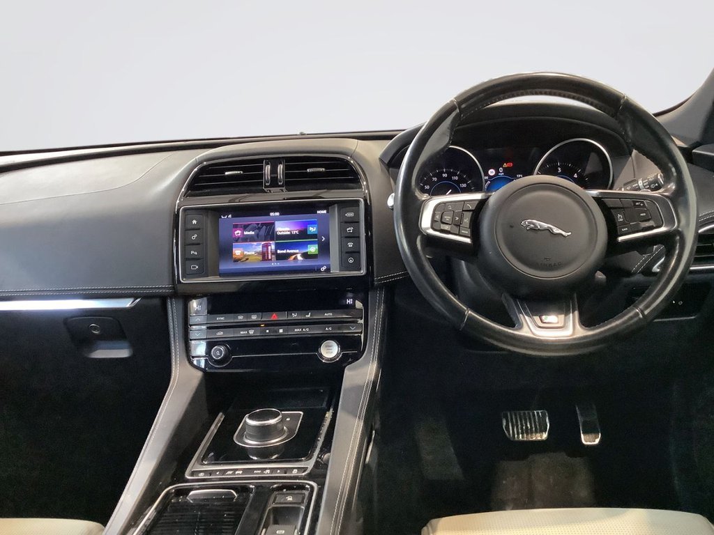 Used Jaguar F-Pace 2018 for sale - 77771045: Photo 15