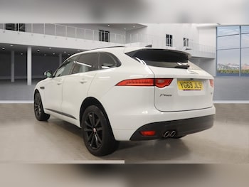 Used Jaguar F-Pace 2019 for sale - 77231992: Photo