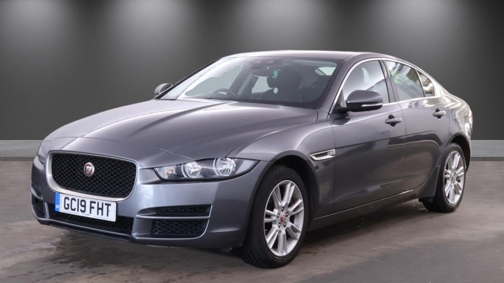 Used Jaguar XE 2019 for sale - 78153965: Photo 2
