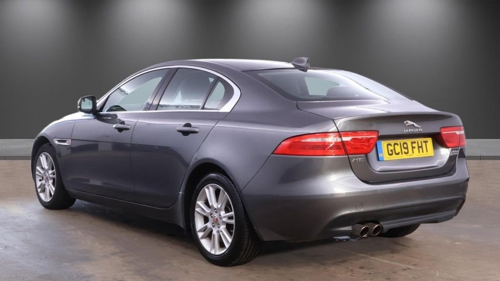 Used Jaguar XE 2019 for sale - 78153965: Photo 3