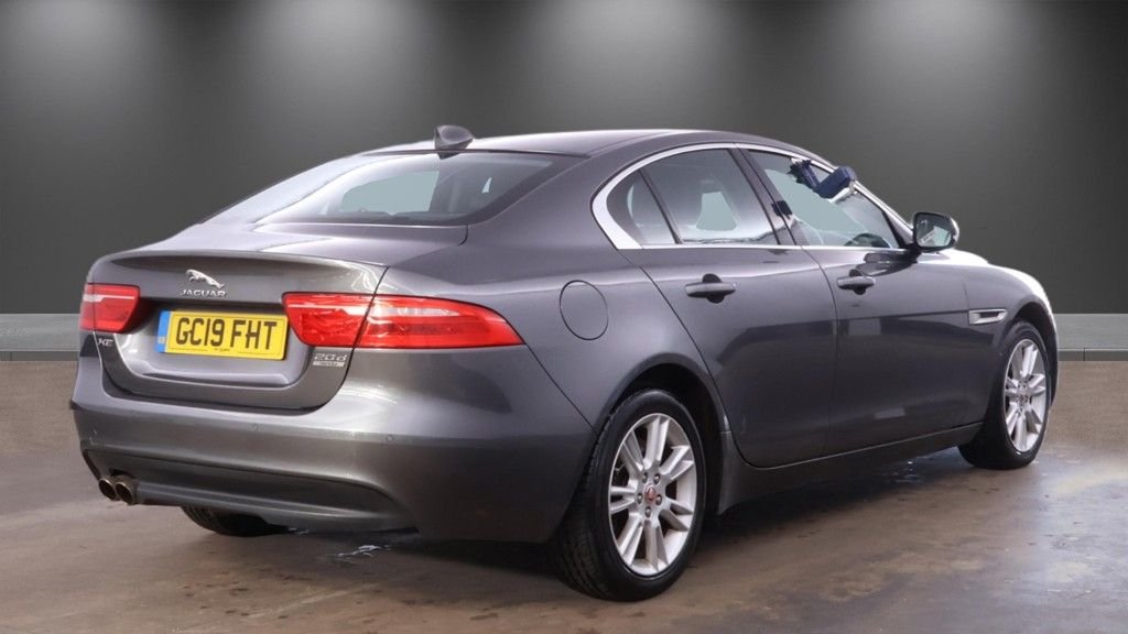 Used Jaguar XE 2019 for sale - 78153965: Photo 4