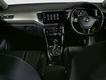 Used Volkswagen T-Roc 2021 for sale - 75801224: Photo
