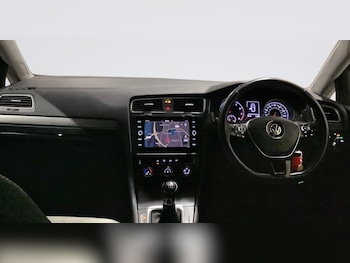 Used Volkswagen Golf 2019 for sale - 77263128: Photo