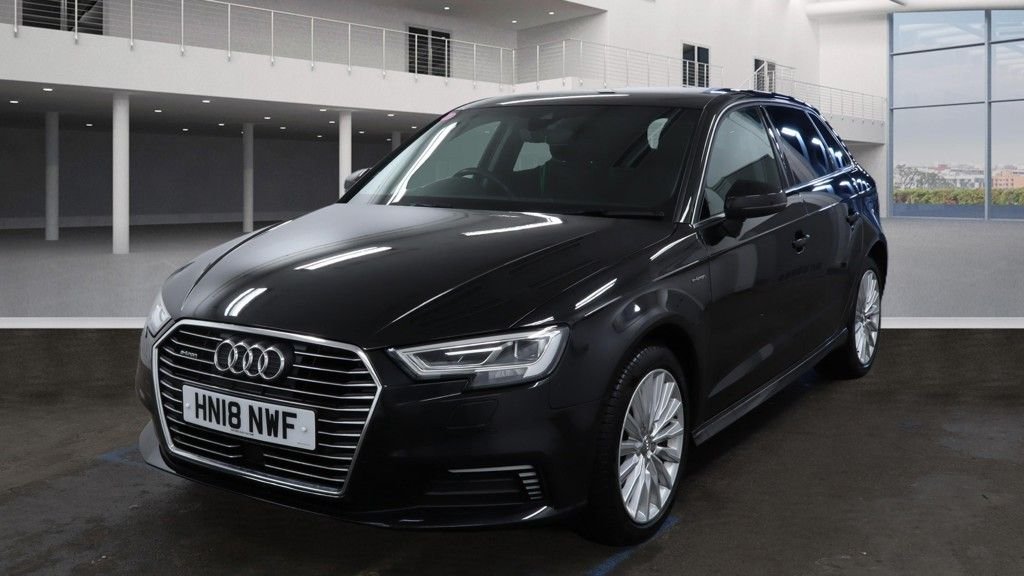 Used Audi A3 2018 for sale - 77952816: Photo 2