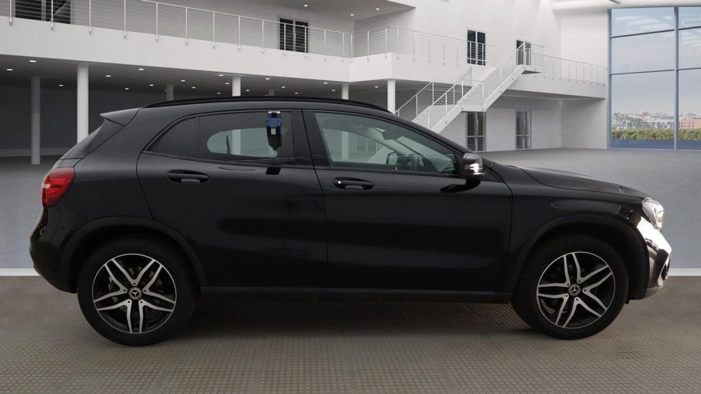 Used Mercedes-Benz GLA 2018 for sale - 77891067: Photo 8