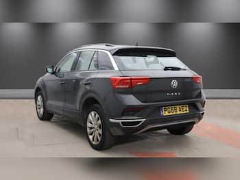 Used Volkswagen T-Roc 2019 for sale - 79607907: Photo