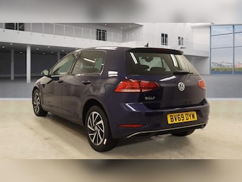 Used Volkswagen Golf 2019 for sale - 77703702: Photo