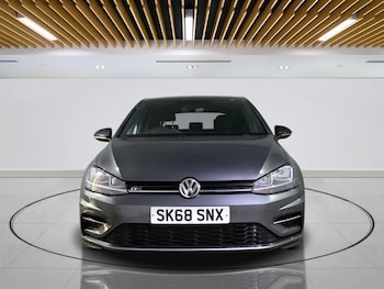 Used Volkswagen Golf 2018 for sale - 76569885: Photo