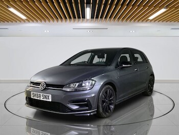 Used Volkswagen Golf 2018 for sale - 76569885: Photo