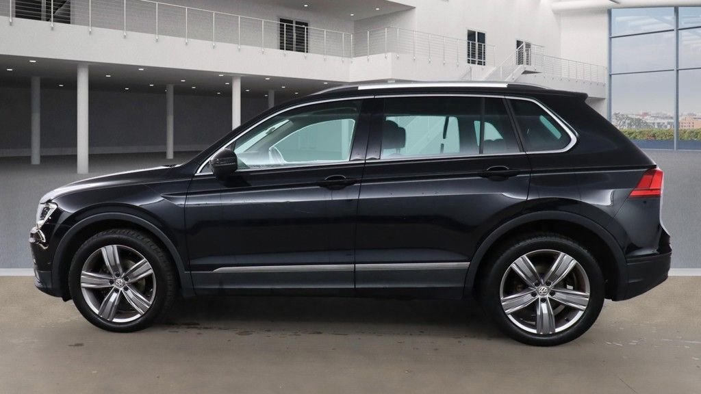 Used Volkswagen Tiguan 2019 for sale - 76389847: Photo 6