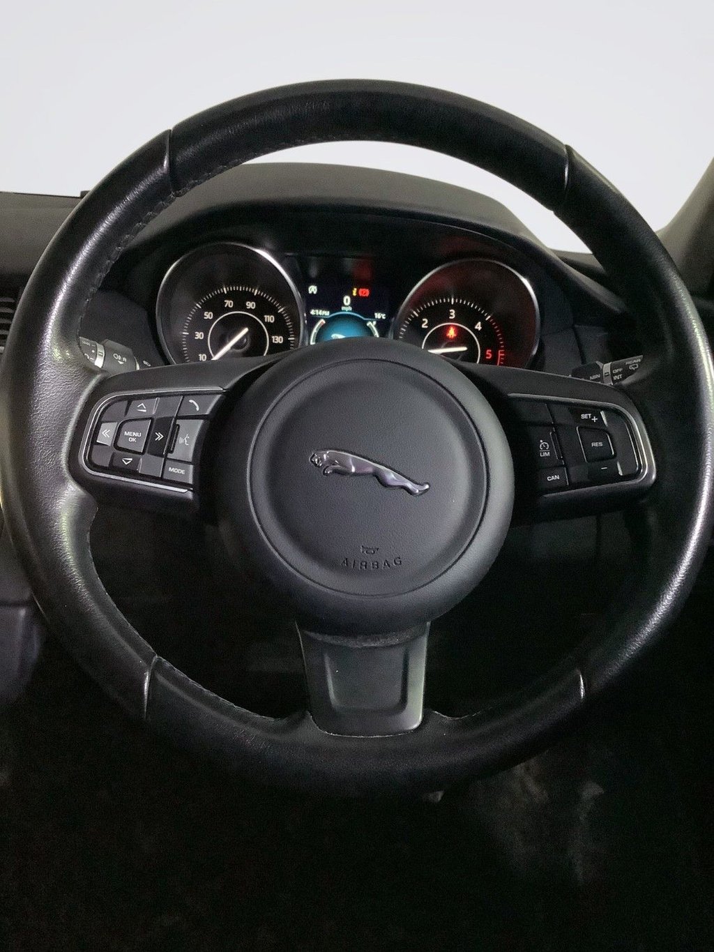 Used Jaguar E-Pace 2018 for sale - 76496829: Photo 16