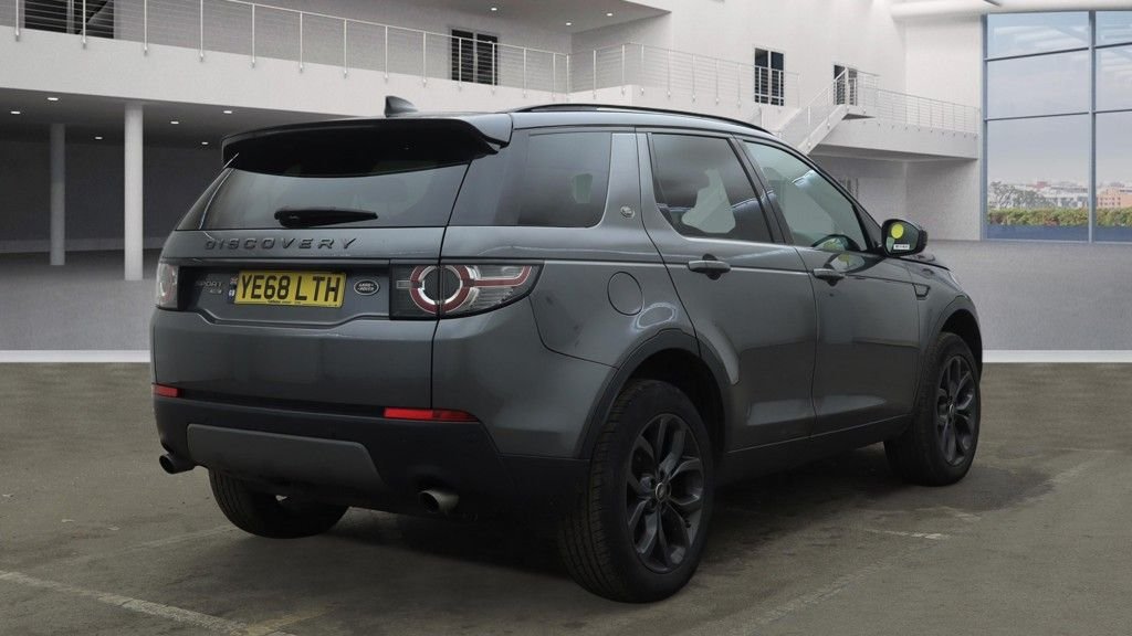 Used Land Rover Discovery Sport 2019 for sale - 77534487: Photo 4