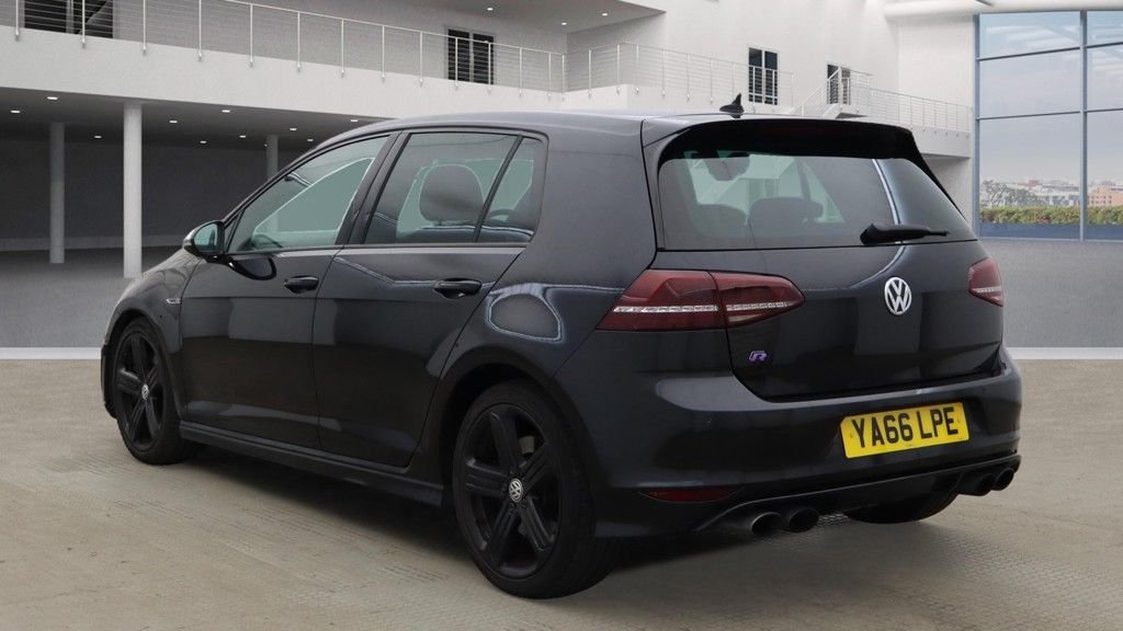 Used Volkswagen Golf 2016 for sale - 76430292: Photo 3