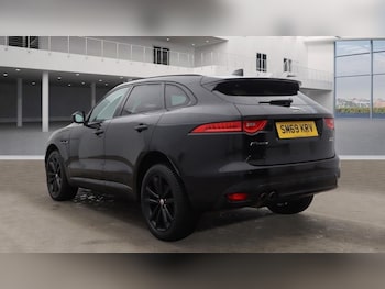 Used Jaguar F-Pace 2019 for sale - 76901044: Photo