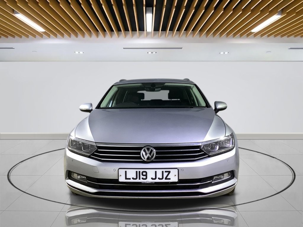 Used Volkswagen Passat 2019 for sale - 76469679: Photo 2