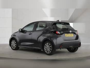 Used Toyota Yaris 2023 for sale - 79723115: Photo