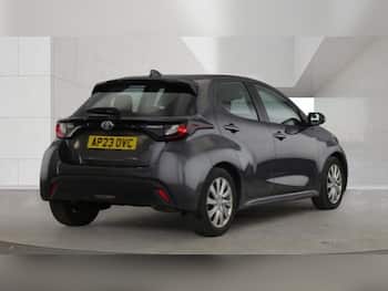 Used Toyota Yaris 2023 for sale - 79723115: Photo