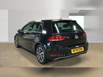 Used Volkswagen Golf 2019 for sale - 79643100: Photo