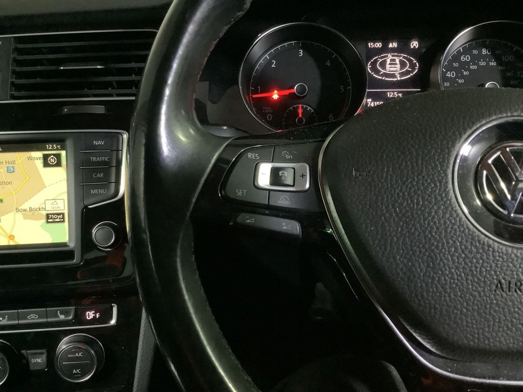 Used Volkswagen Golf 2016 for sale - 76528707: Photo 17