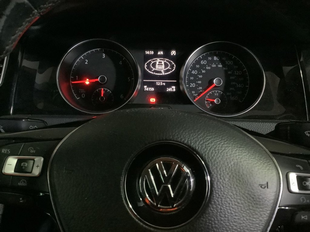 Used Volkswagen Golf 2016 for sale - 76528707: Photo 18