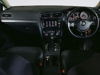 Used Volkswagen Golf 2018 for sale - 76417145: Photo