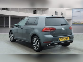 Used Volkswagen Golf 2019 for sale - 77621127: Photo