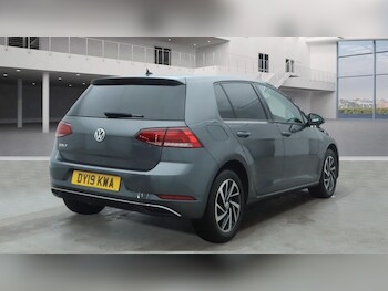 Used Volkswagen Golf 2019 for sale - 77621127: Photo