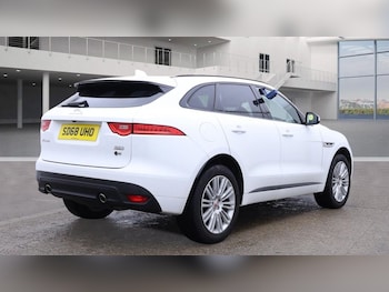 Used Jaguar F-Pace 2019 for sale - 76430430: Photo