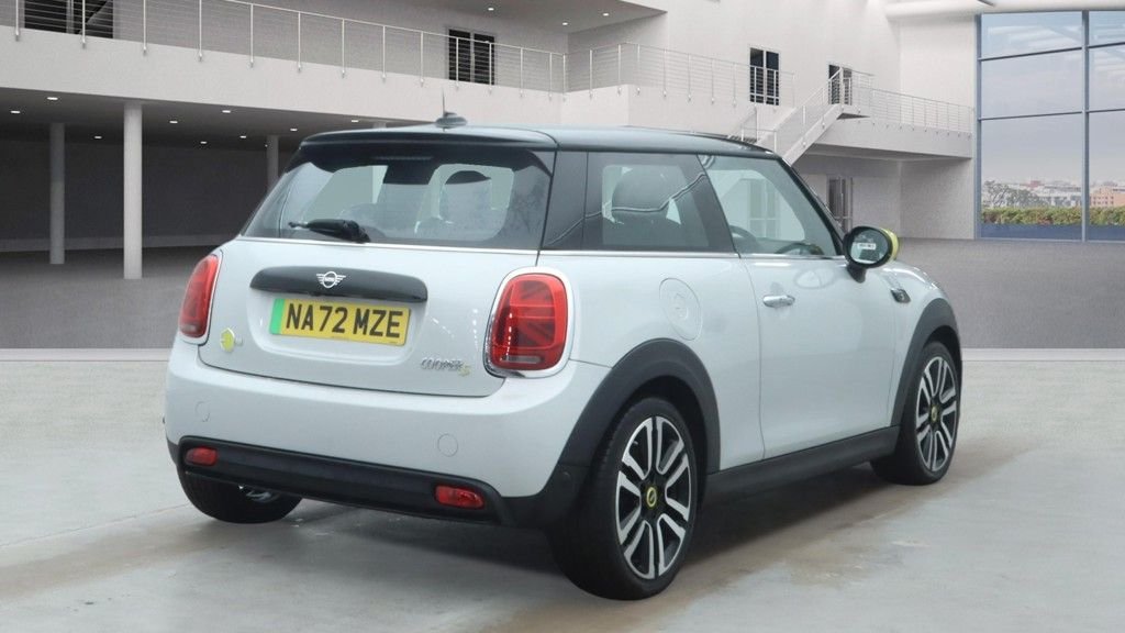 Used MINI Hatch 2023 for sale - 77421793: Photo 4