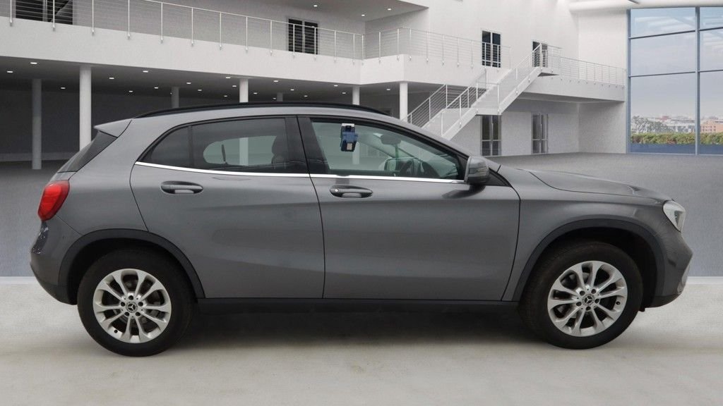 Used Mercedes-Benz GLA 2018 for sale - 77936706: Photo 11