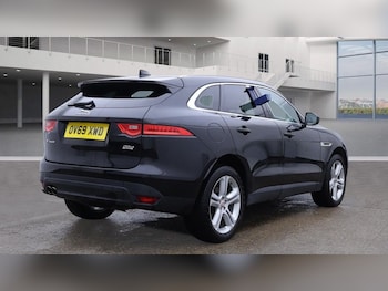 Used Jaguar F-Pace 2019 for sale - 76482248: Photo