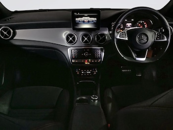 Used Mercedes-Benz GLA 2018 for sale - 76520765: Photo