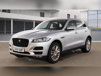 Used Jaguar F-Pace 2019 for sale - 76535782: Photo
