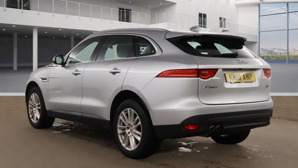 Used Jaguar F-Pace 2019 for sale - 76535782: Photo 3