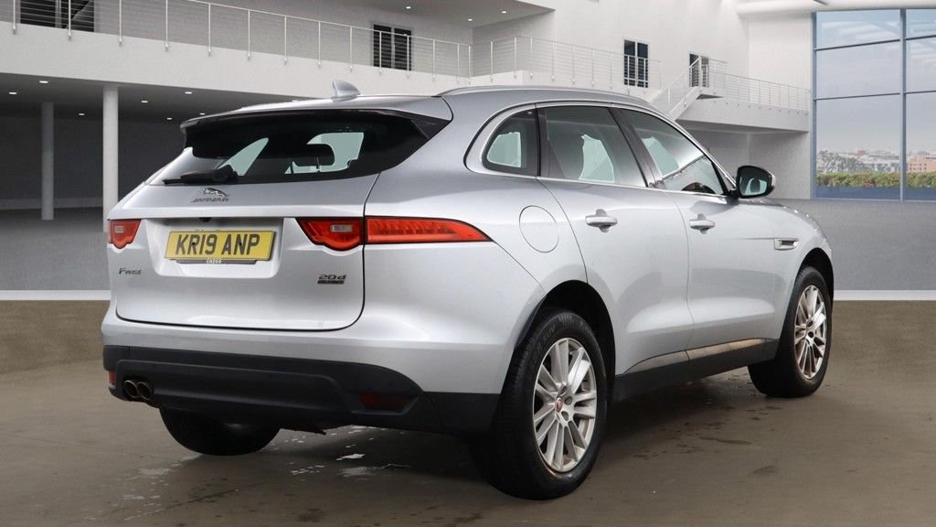 Used Jaguar F-Pace 2019 for sale - 76535782: Photo 4