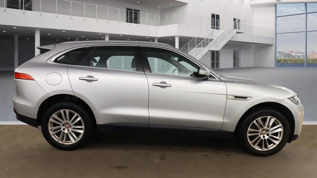 Used Jaguar F-Pace 2019 for sale - 76535782: Photo 5